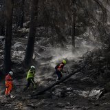 Entre 50 et 60 personnes sont à l'oeuvre chaque jour pour éteindre définitivement l'incendie de Bitsch.
